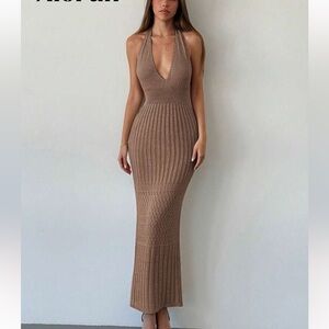 Elegant Brown Knit Maxi Dress